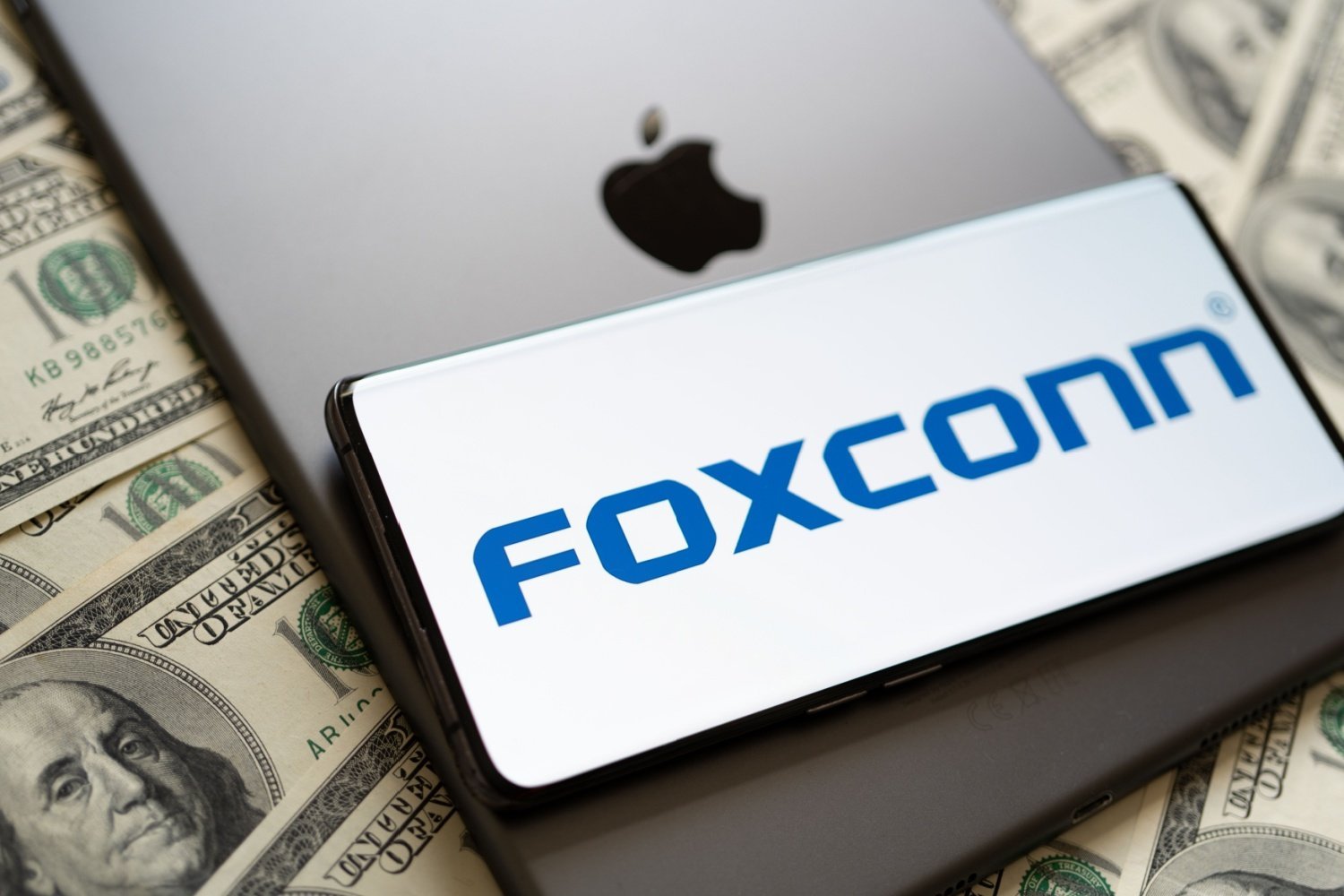 foxconn-logo.jpg